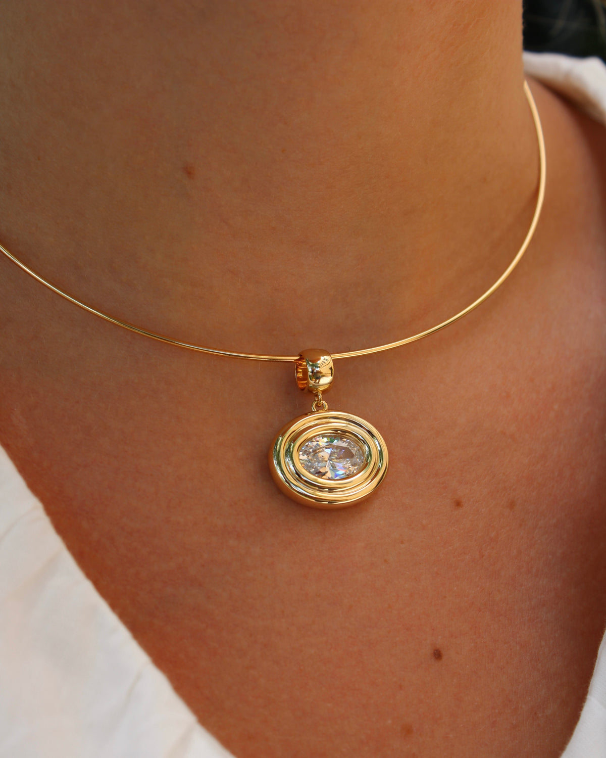 Lille Oval Charm